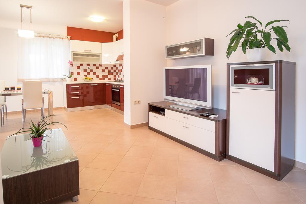 The Golden Island Apartments Krk Town Zimmer foto