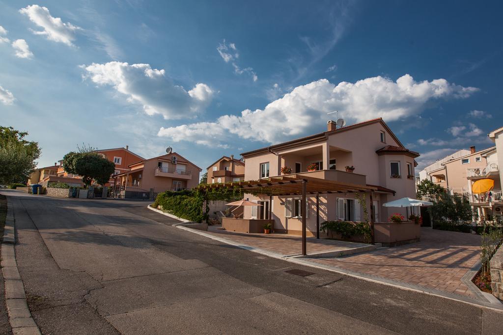 The Golden Island Apartments Krk Town Zimmer foto